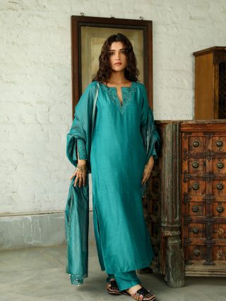 NUSRAT KURTA SET